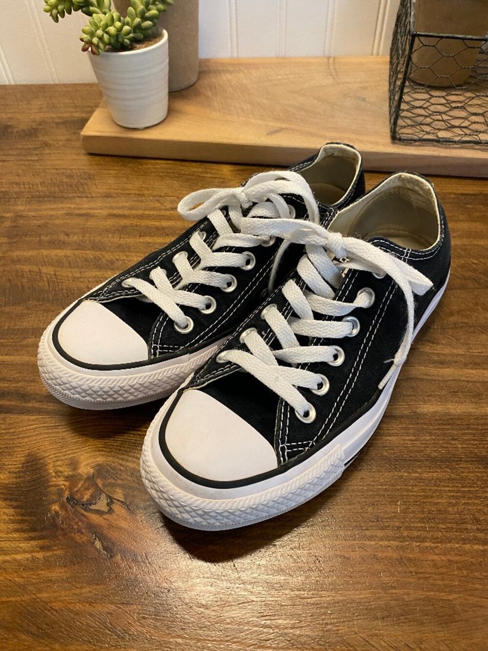 Converse - Womens Size 6.5 / Mens 4.5 - All Star Black Low Top Sneakers